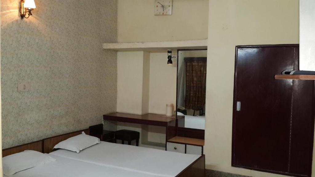 Hotel Pawan Agra  Room photo