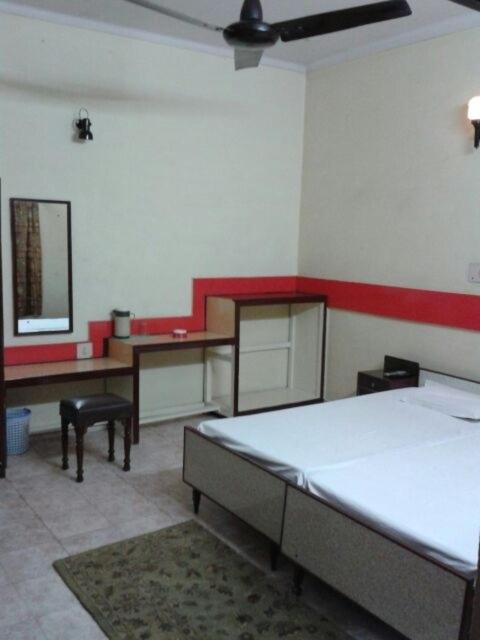 Hotel Pawan Agra  Room photo